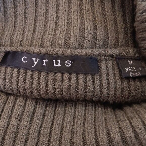 Cyrus Olive Sweater - Picture 7 of 10